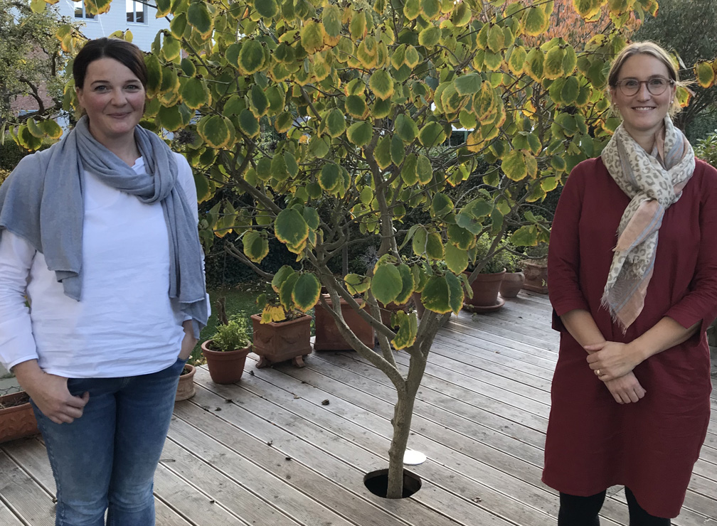 Antje Charlotte Gerbener (Landesvorsitzende) und Sara zu Waldeck (stellvertretende Landesvorsitzende)